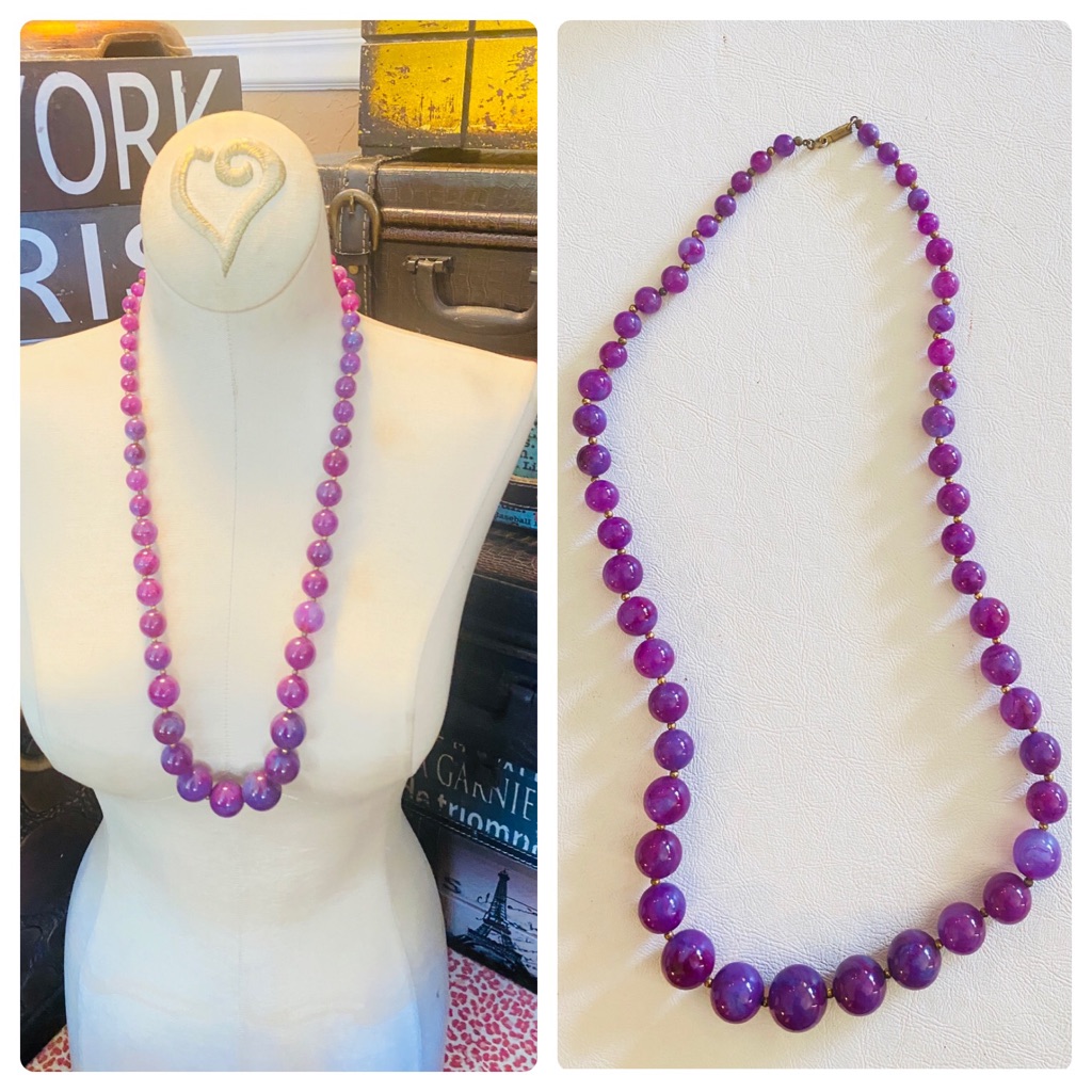 Dauplaise Purple Graduated Knotted Beads 30”
